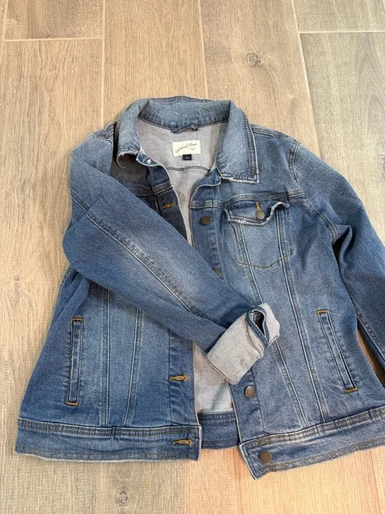 Universal Thread Blue Denim Jean Jacket - Picture 3 of 5